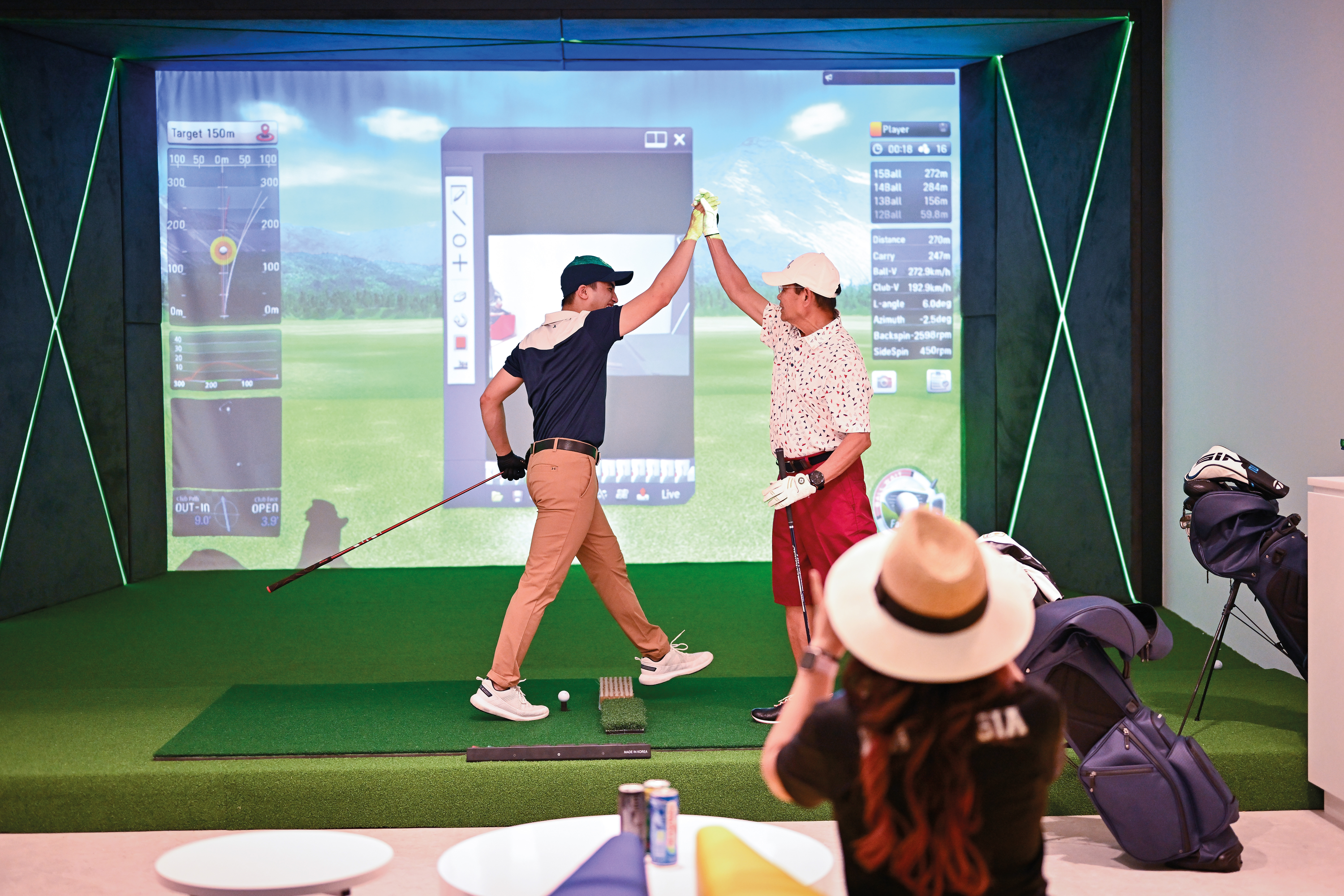 BigShot Officially Tees Off - Detail