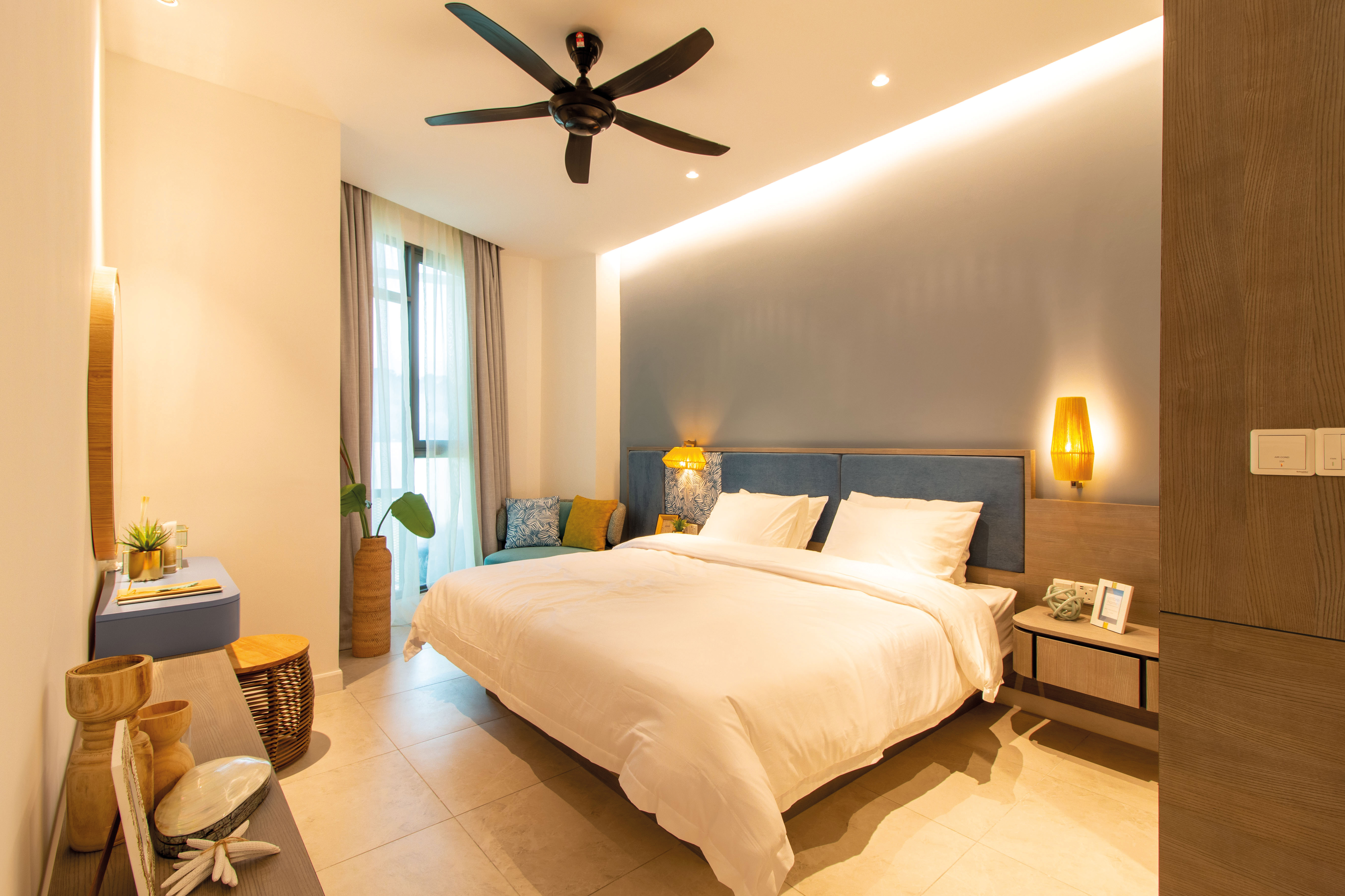 Tropical Living At Its Finest - Detail
