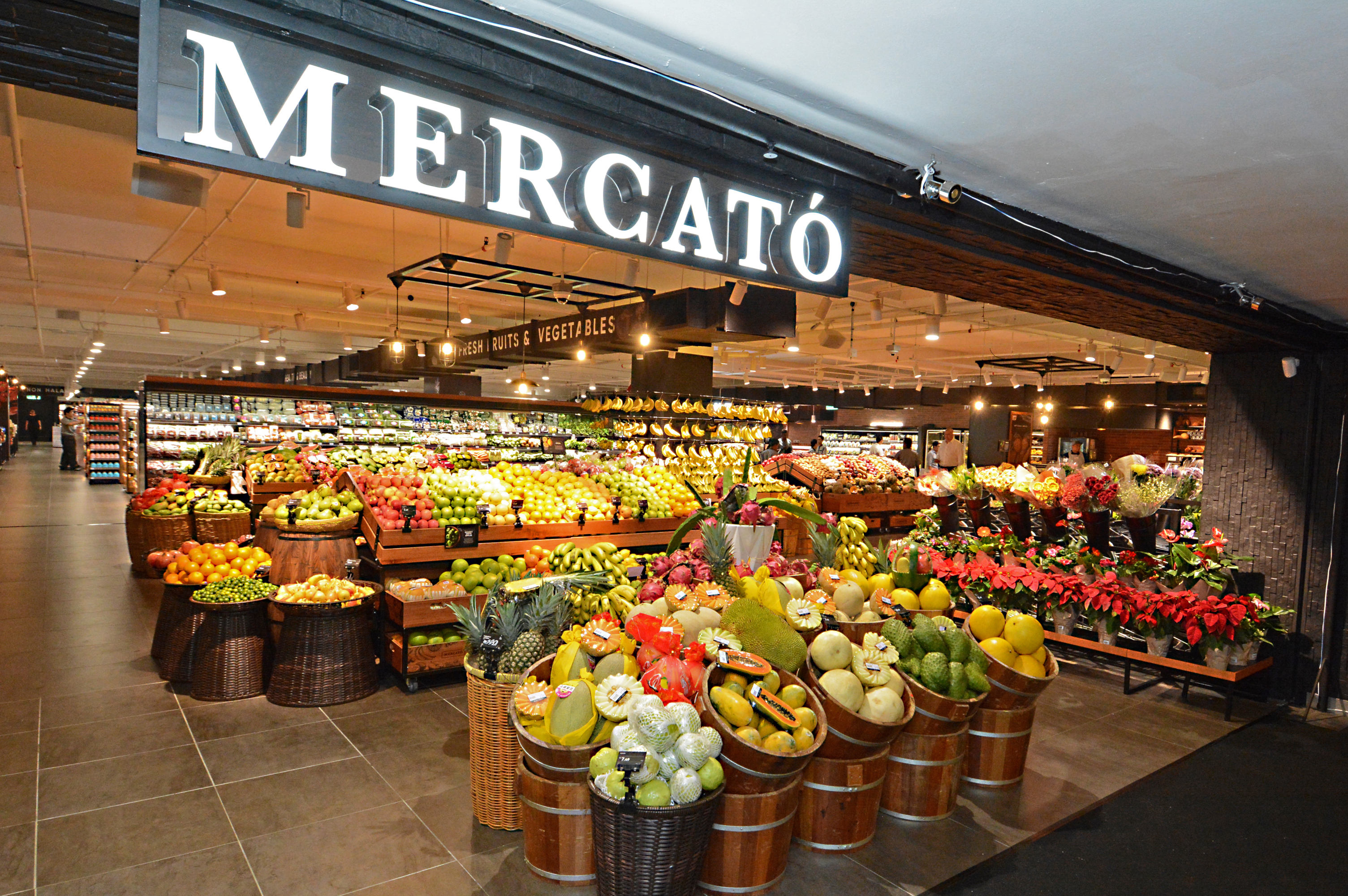 Tropicana Metropark Signs with Upscale Supermarket Mercato